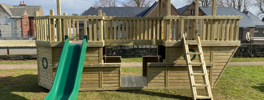 Playground Pirate ship installed